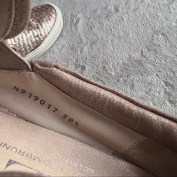 AGL Attilio Giusti Leombruni Textured Fringe Leather Slip-On Sneakers Platinum - Picture 12 of 13